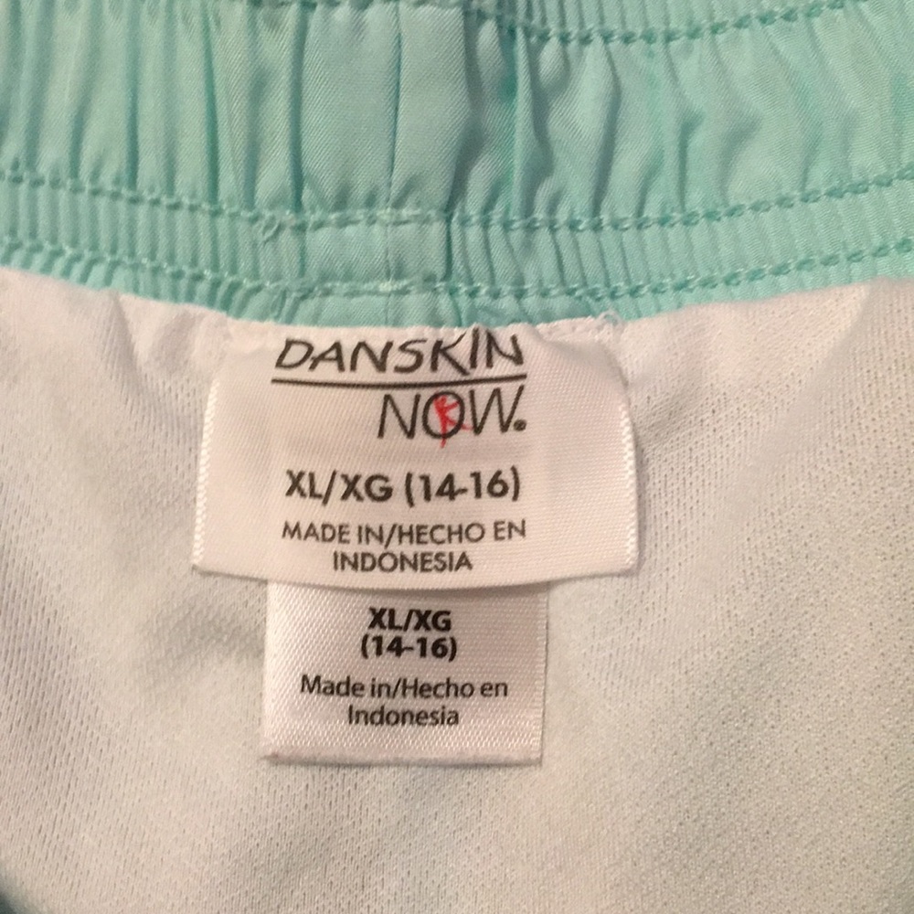 Girls 14-16 Danskin Now shorts - Picture 3 of 3